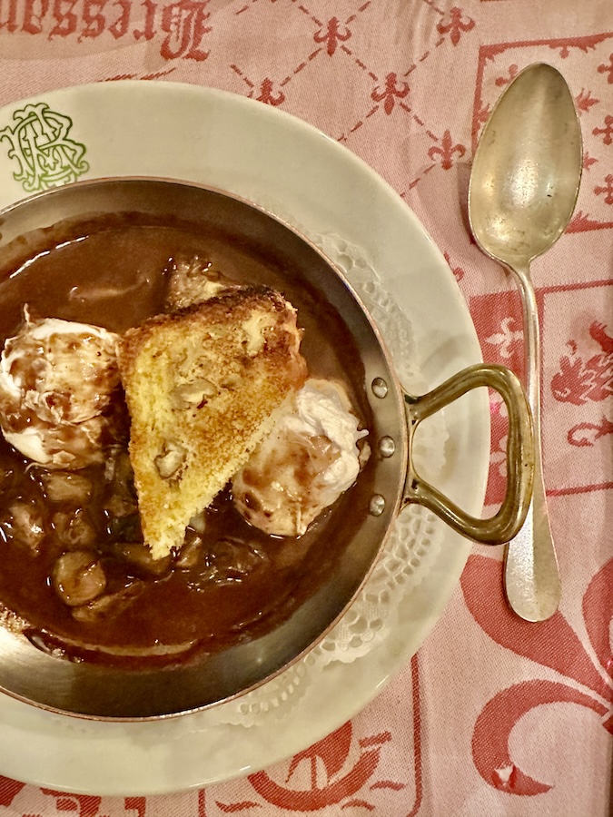 oeufs en meurette, eggs in meurette sauce, Paris, France, French Magnolia, At the Table, Beyond the Table, AUBERGE BRESSANE