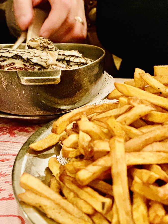 pommes frites, Paris, France, French Magnolia, At the Table, Beyond the Table, AUBERGE BRESSANE