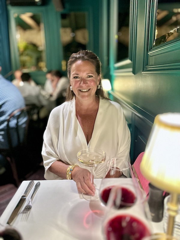 About French Magnolia 1 about French Magnolia Missy at dinner in Paris, France